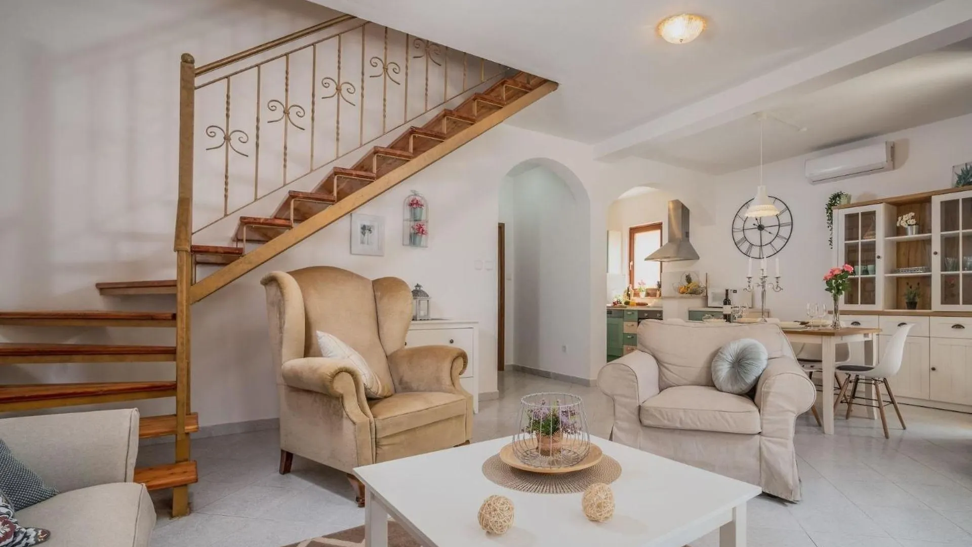 Ferienhaus Chiara In Rogivici Rogovici Holiday home